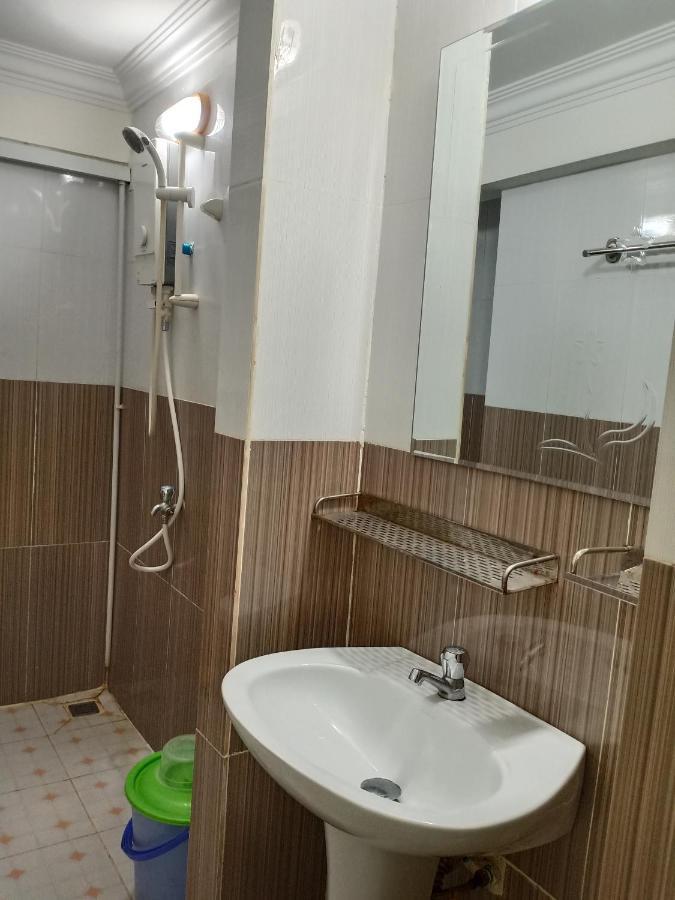 Le Barang Steakhouse & Guesthouse Sihanoukville Ngoại thất bức ảnh